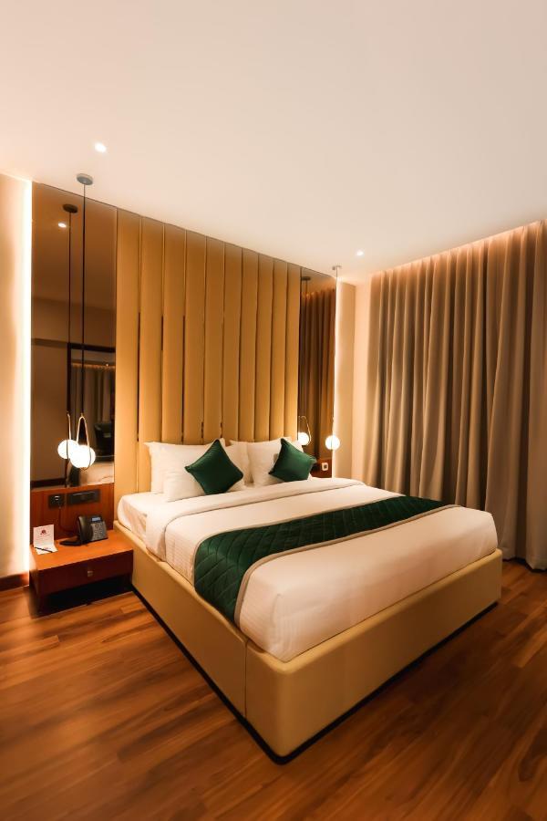 Travancore Court Kochi Exteriör bild