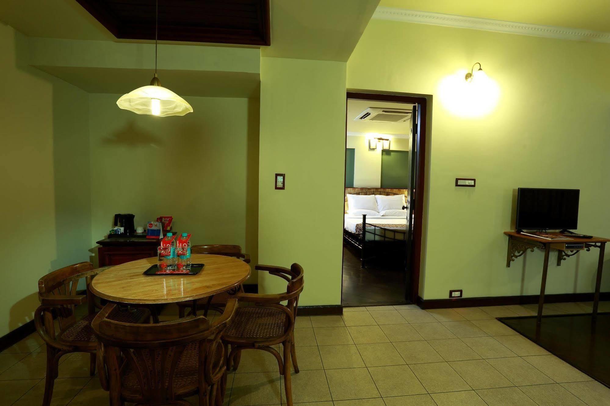 Travancore Court Kochi Exteriör bild
