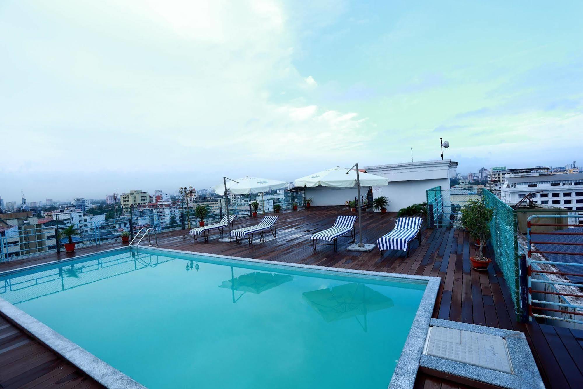Travancore Court Kochi Exteriör bild